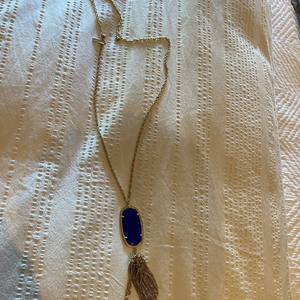 Kendra Scott necklace